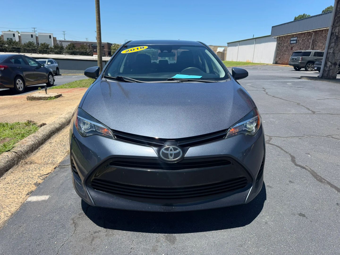 toyota corolla 2018 5YFBURHE1JP752511 image toyota corolla 2018 5YFBURHE1JP752511 image