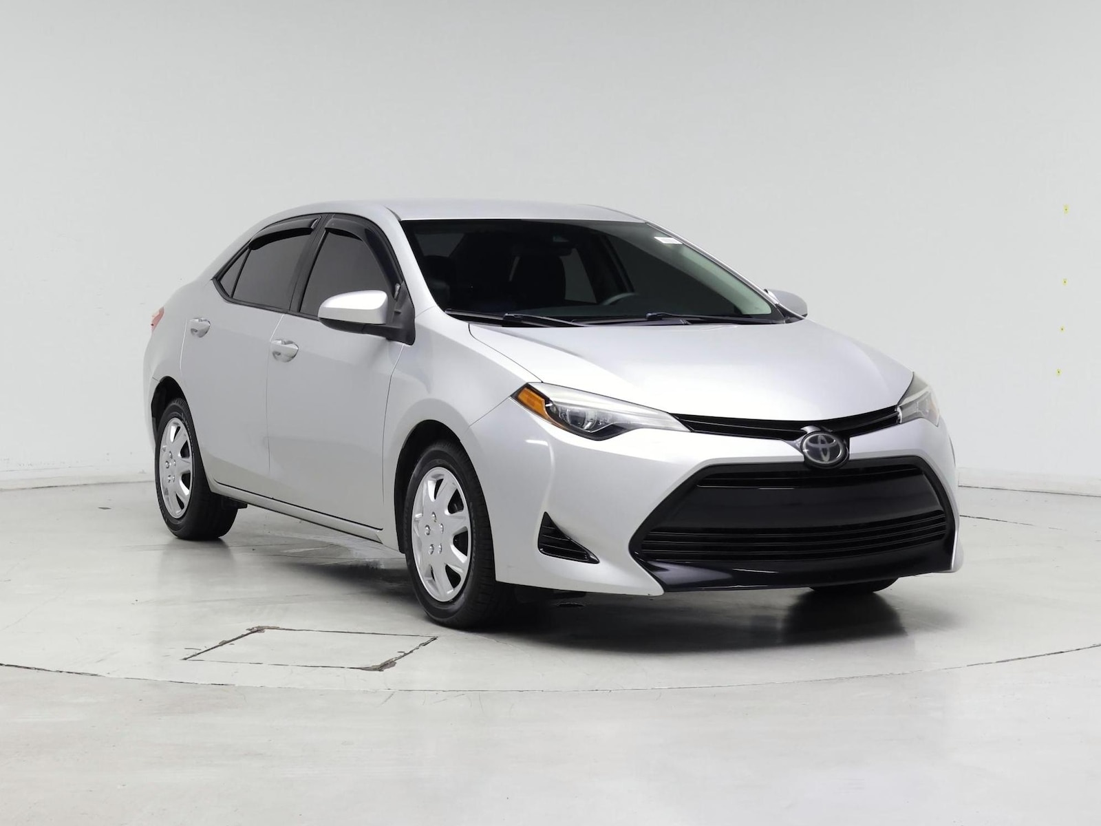 toyota corolla 2018 5YFBURHE3JP851962 image toyota corolla 2018 5YFBURHE3JP851962 image