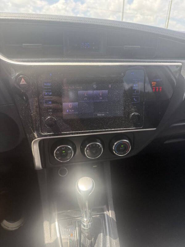 toyota corolla 2018 5YFBURHE1JP793494 image toyota corolla 2018 5YFBURHE1JP793494 image