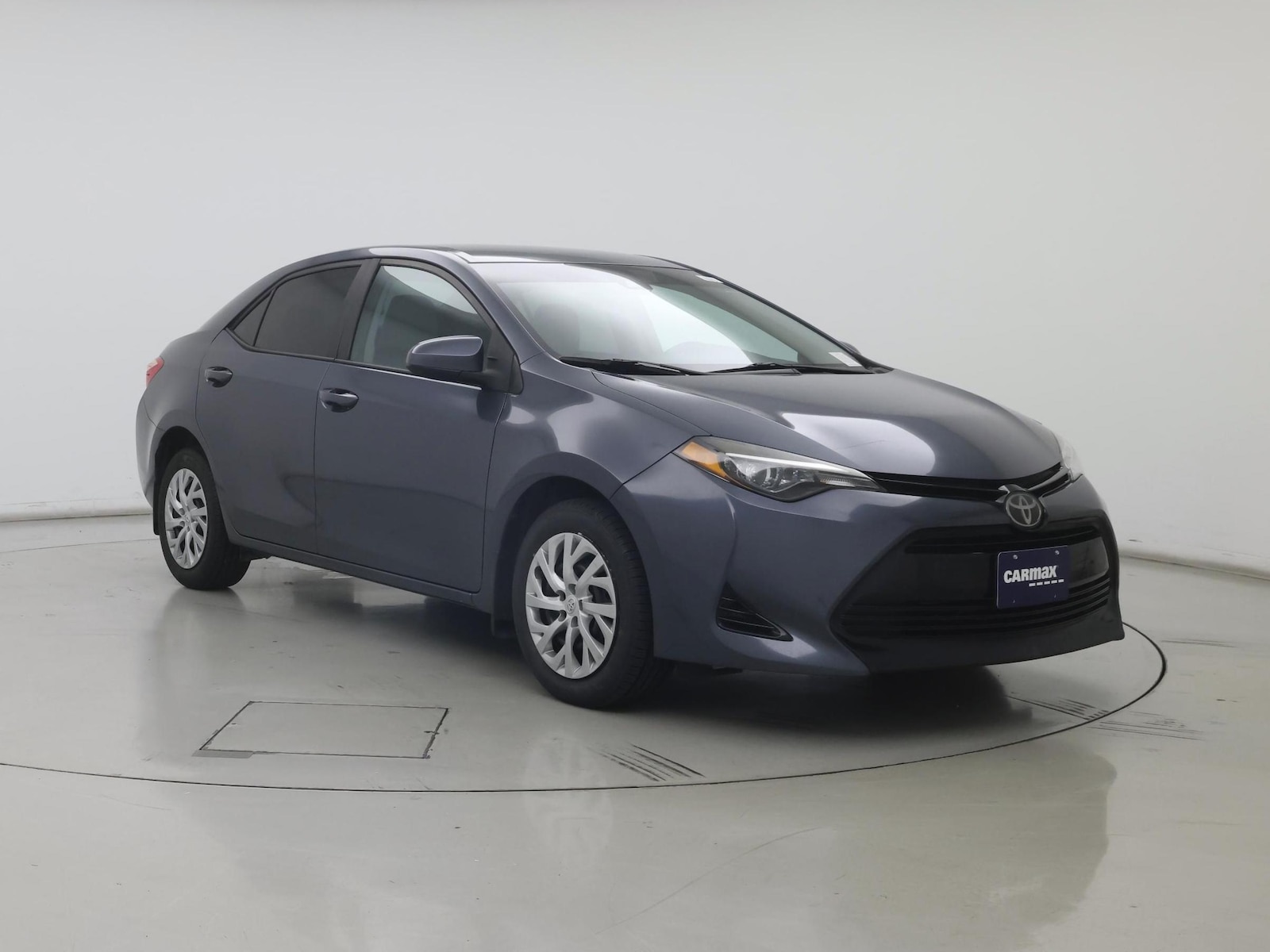 toyota corolla 2018 5YFBURHE5JP810717 image toyota corolla 2018 5YFBURHE5JP810717 image