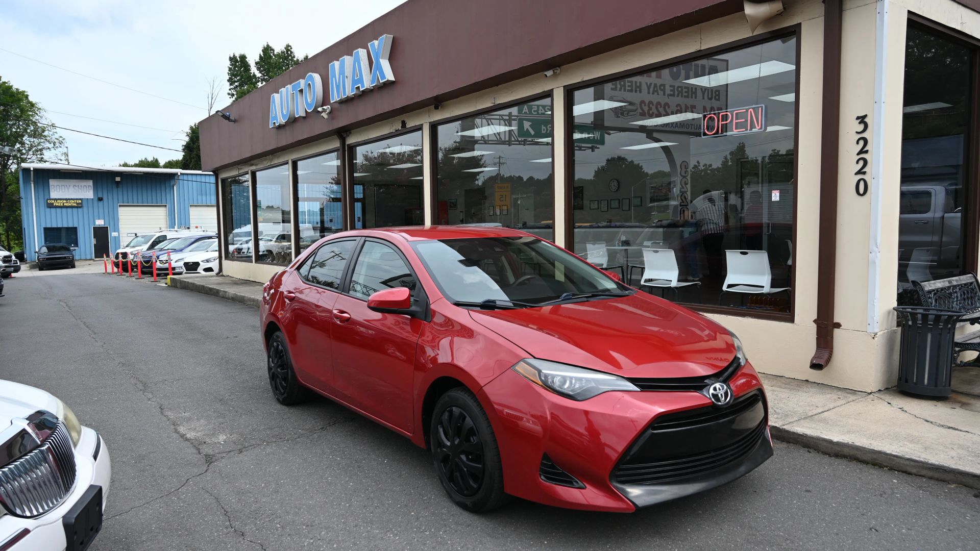 toyota corolla 2018 5YFBURHE9JP780489 image toyota corolla 2018 5YFBURHE9JP780489 image