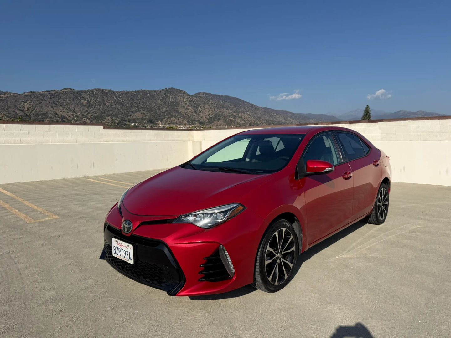 toyota corolla 2018 5YFBURHE0JP766920 image toyota corolla 2018 5YFBURHE0JP766920 image