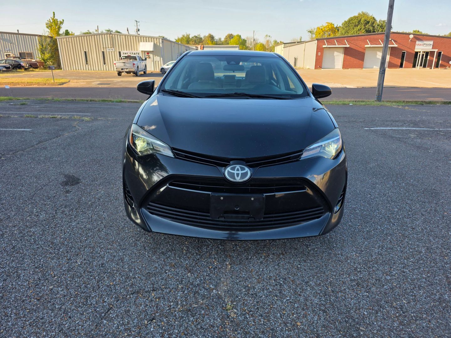 toyota corolla 2018 5YFBURHE6JP813660 image toyota corolla 2018 5YFBURHE6JP813660 image
