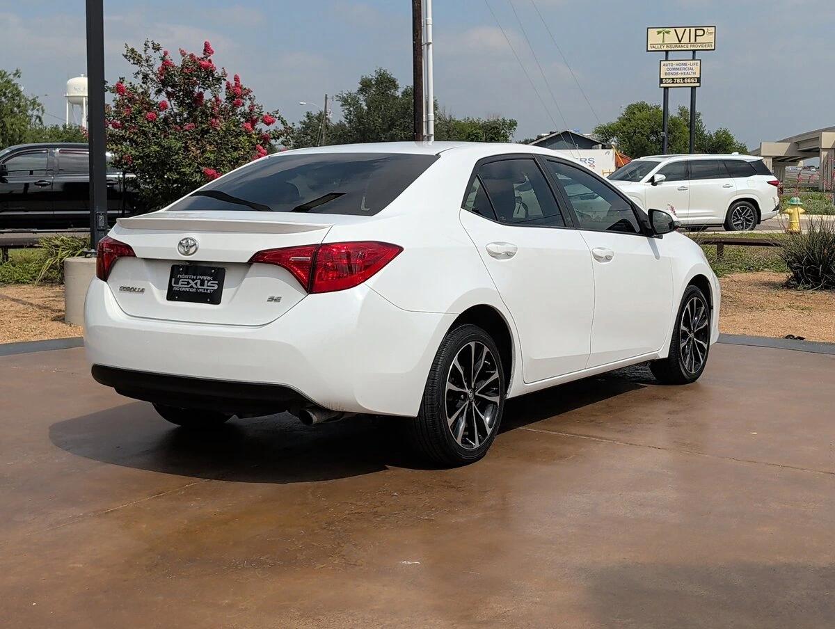 toyota corolla 2018 5YFBURHE2JP766692 image toyota corolla 2018 5YFBURHE2JP766692 image