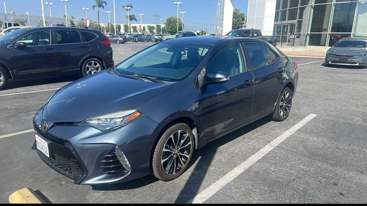 toyota corolla 2018 5YFBURHEXJP824452 image toyota corolla 2018 5YFBURHEXJP824452 image