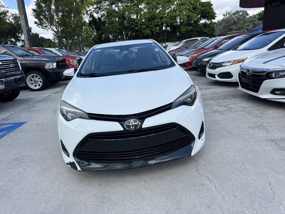 toyota corolla 2018 5YFBURHE2JP829838 image toyota corolla 2018 5YFBURHE2JP829838 image