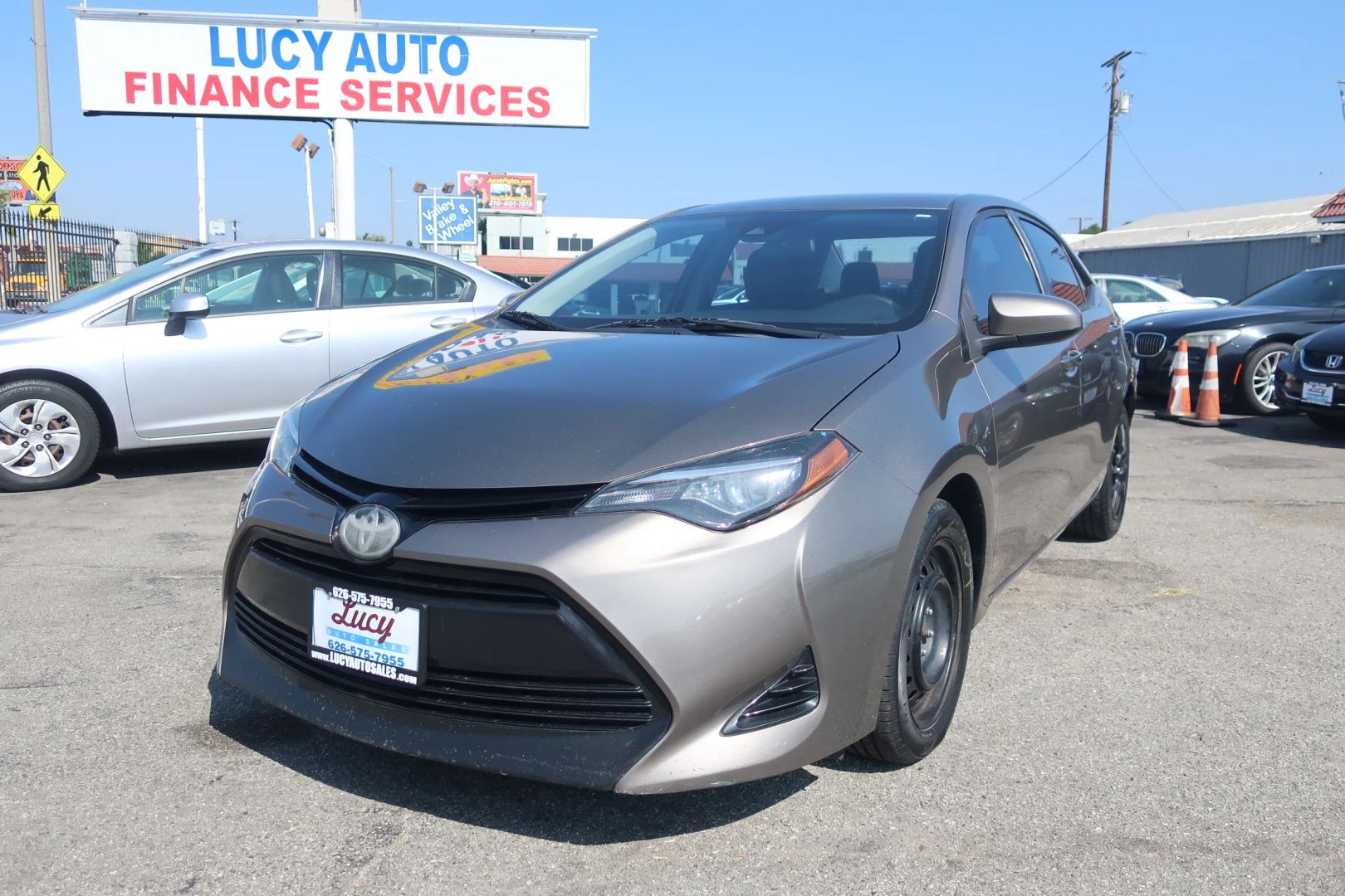 toyota corolla 2018 5YFBURHE7JP852712 image toyota corolla 2018 5YFBURHE7JP852712 image