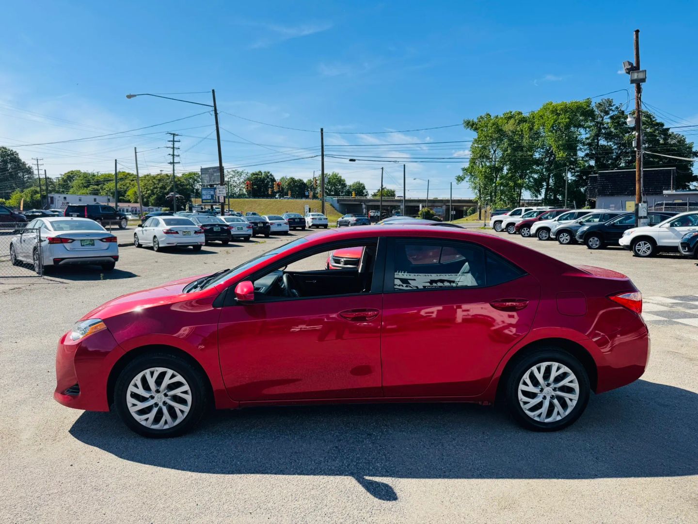 toyota corolla 2018 5YFBURHE6JP805574 image toyota corolla 2018 5YFBURHE6JP805574 image
