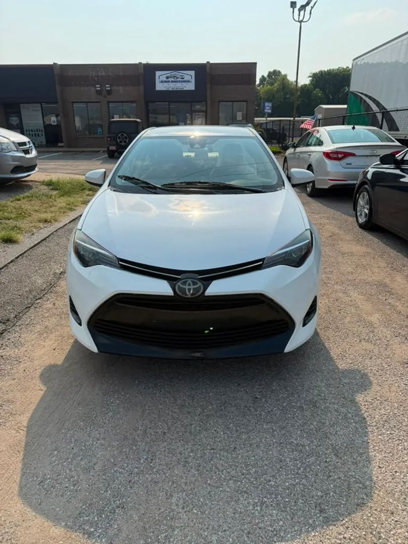toyota corolla 2018 5YFBURHE1JP816238 image toyota corolla 2018 5YFBURHE1JP816238 image