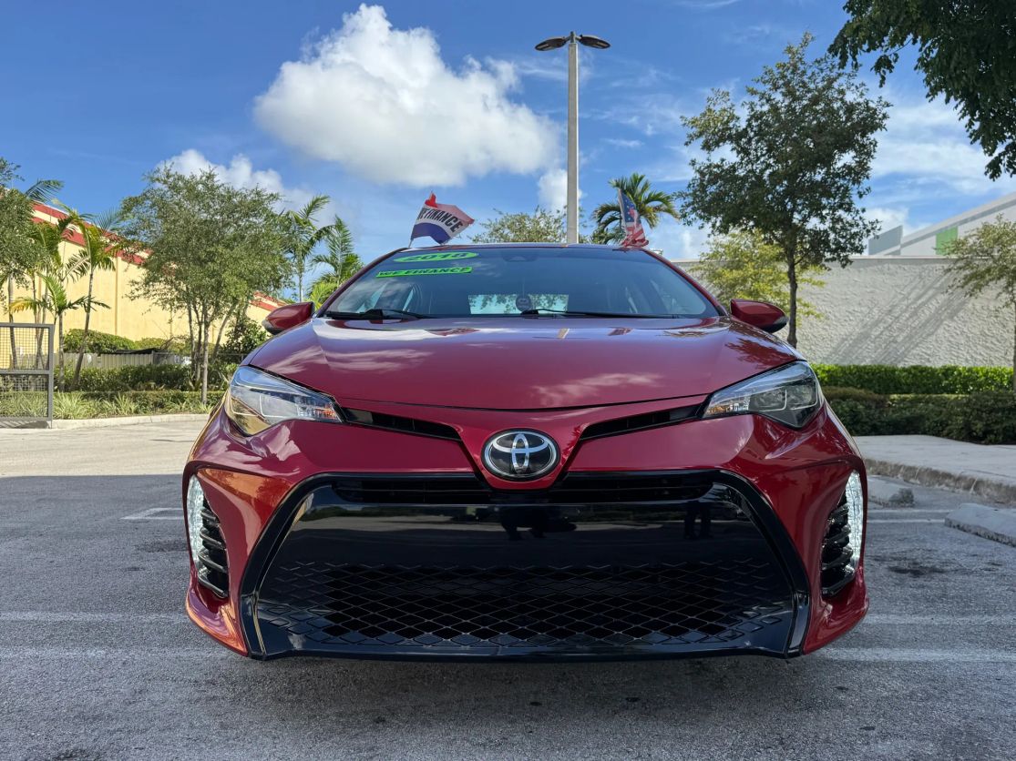 toyota corolla 2018 5YFBURHE9JP840450 image toyota corolla 2018 5YFBURHE9JP840450 image