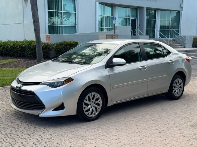 toyota corolla 2018 5YFBURHE3JP834885 image toyota corolla 2018 5YFBURHE3JP834885 image