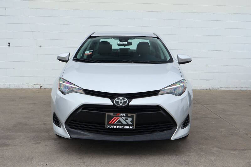 toyota corolla 2018 5YFBURHE5JP852336 image toyota corolla 2018 5YFBURHE5JP852336 image