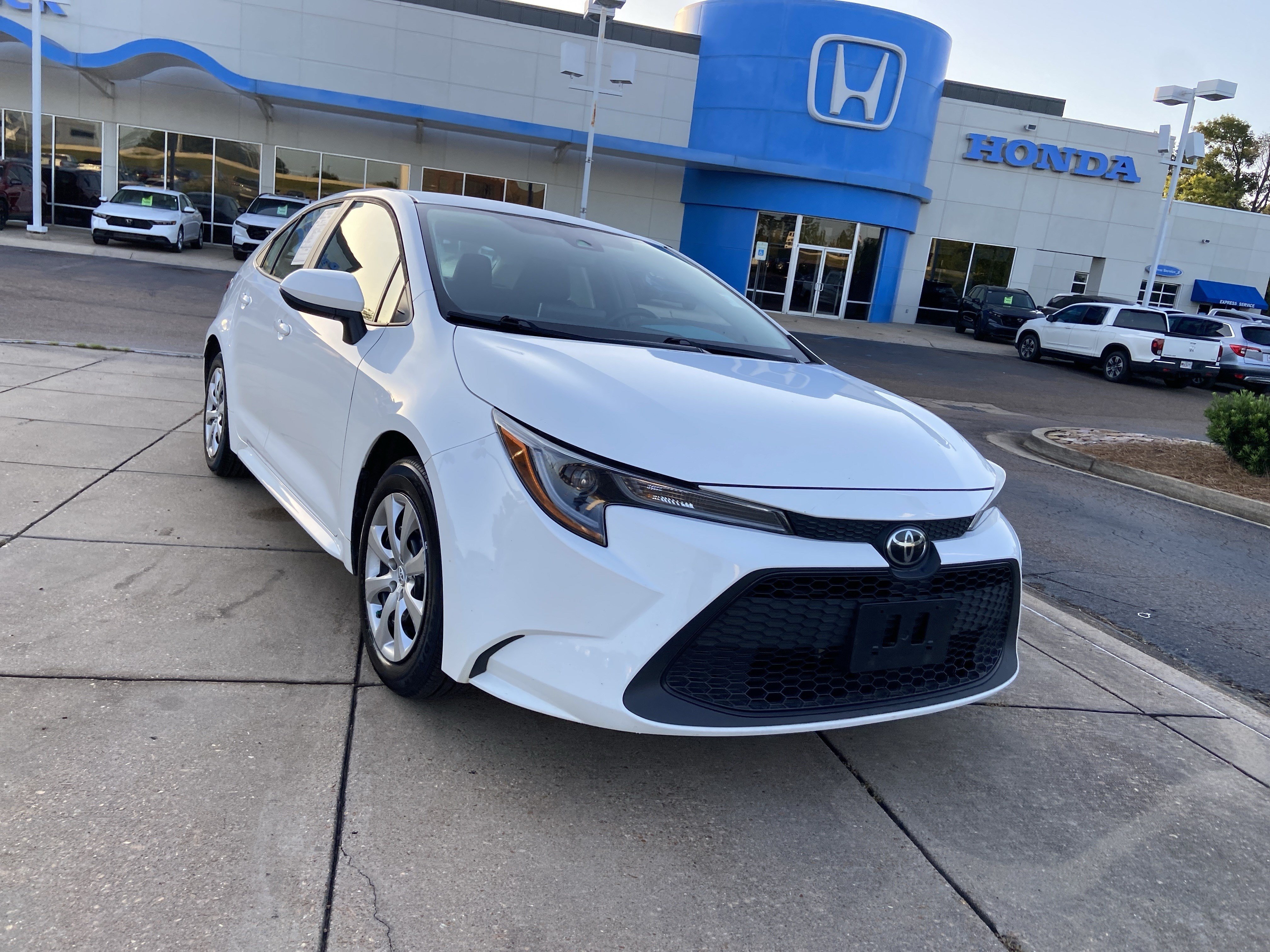 toyota corolla 2021 5YFEPMAEXMP262784 image toyota corolla 2021 5YFEPMAEXMP262784 image