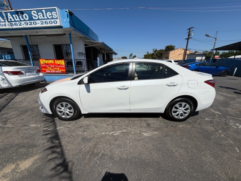 toyota corolla 2017 5YFBPRHE7HP670221 image toyota corolla 2017 5YFBPRHE7HP670221 image