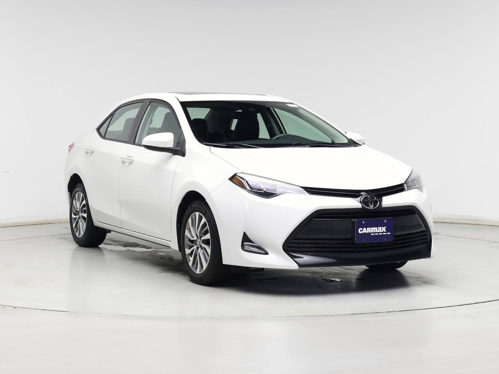 toyota corolla 2017 5YFBURHE6HP686063 image toyota corolla 2017 5YFBURHE6HP686063 image