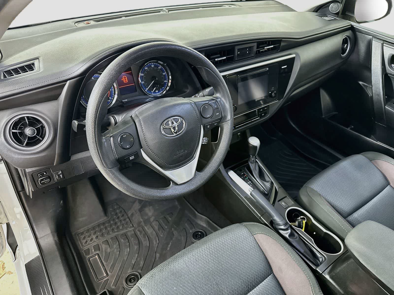 toyota corolla 2017 5YFBURHE9HP669838 image toyota corolla 2017 5YFBURHE9HP669838 image