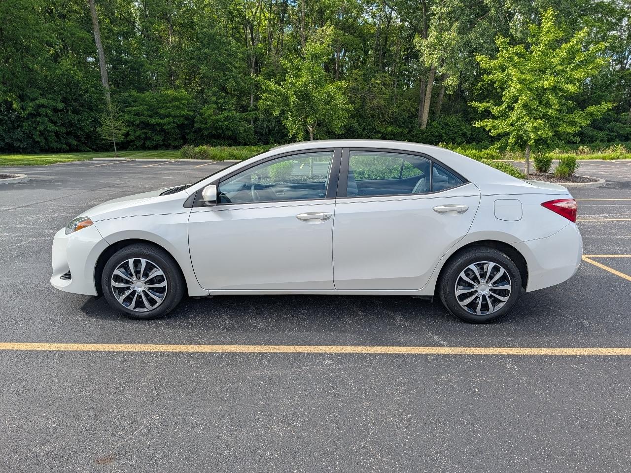 toyota corolla 2017 5YFBURHE8HP667112 image toyota corolla 2017 5YFBURHE8HP667112 image