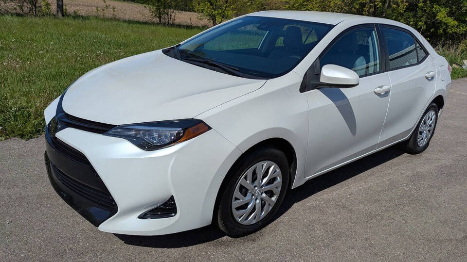 toyota corolla 2017 5YFBURHE1HP724024 image toyota corolla 2017 5YFBURHE1HP724024 image