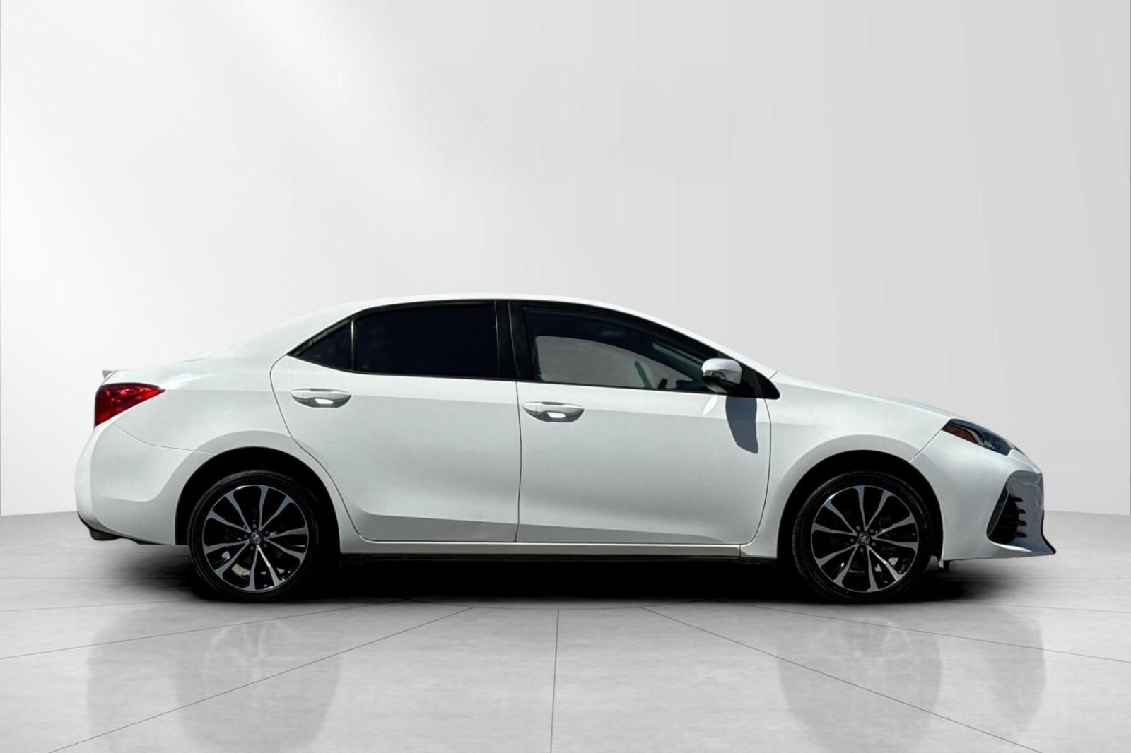 toyota corolla 2017 5YFBURHE4HP602130 image toyota corolla 2017 5YFBURHE4HP602130 image
