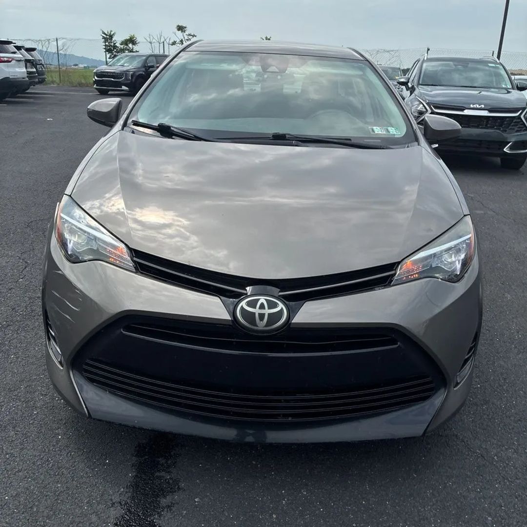 toyota corolla 2017 2T1BURHE1HC818985 image toyota corolla 2017 2T1BURHE1HC818985 image