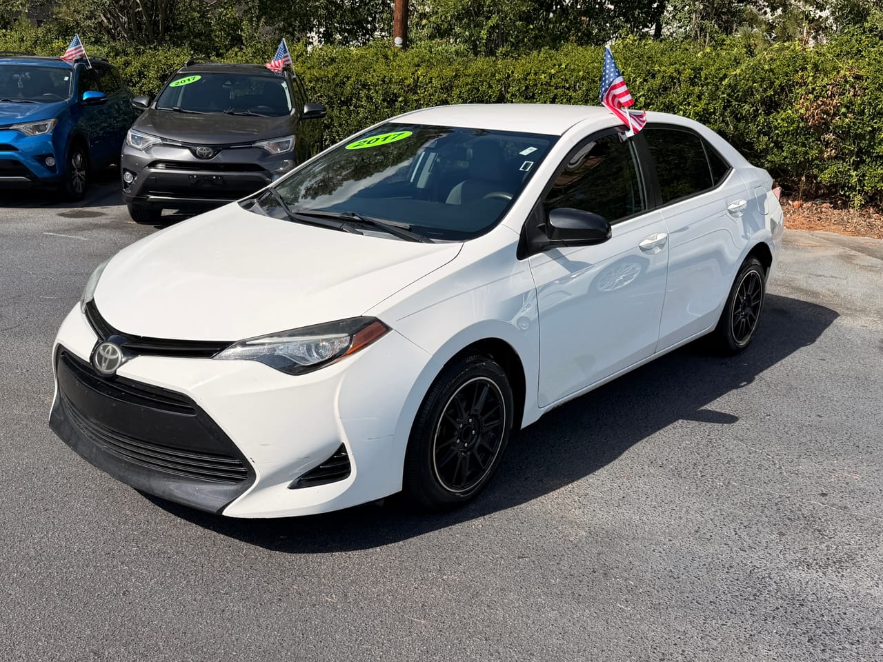 toyota corolla 2017 5YFBURHE5HP607983 image toyota corolla 2017 5YFBURHE5HP607983 image