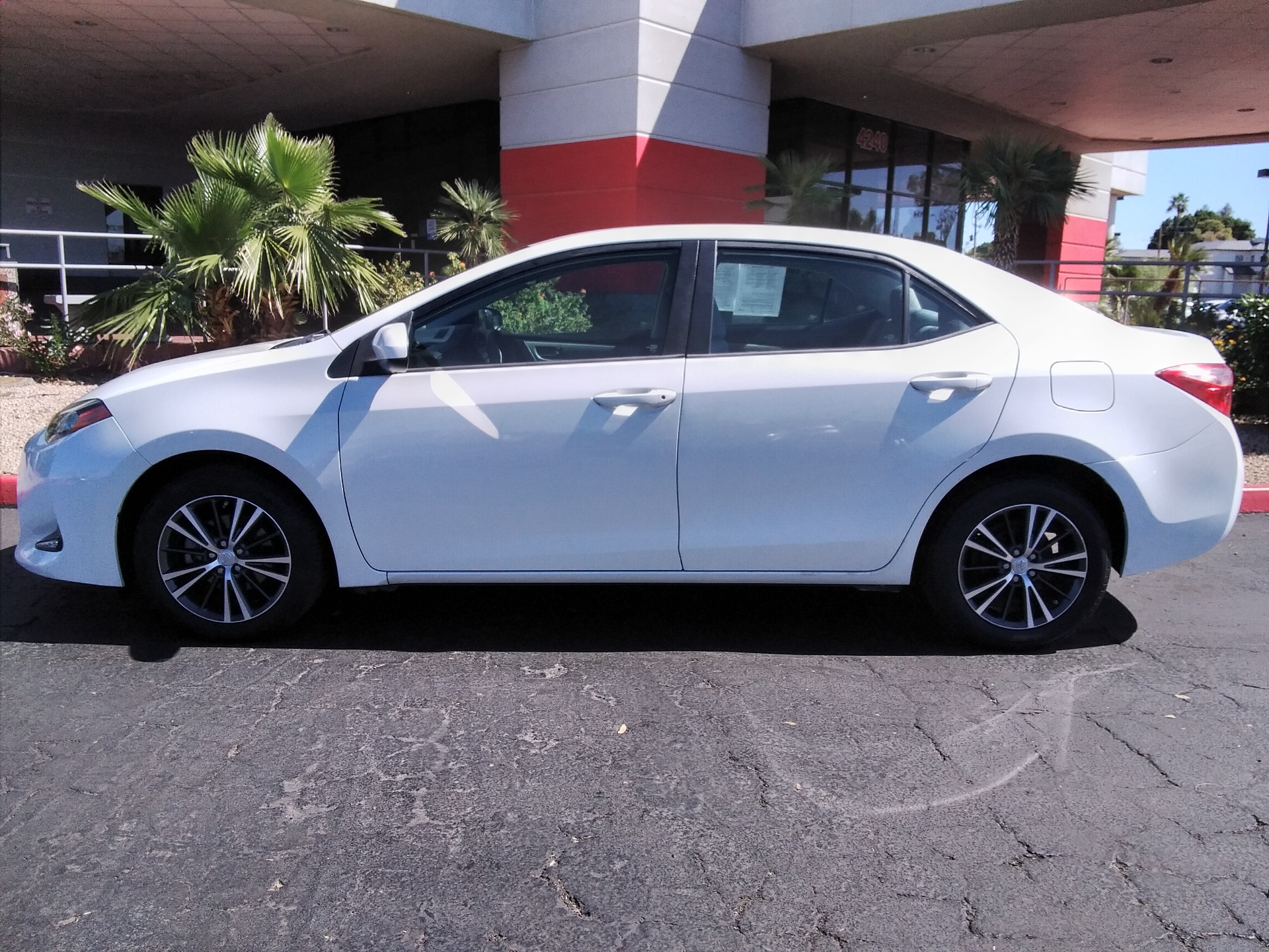 toyota corolla 2017 5YFBURHE1HP624702 image toyota corolla 2017 5YFBURHE1HP624702 image