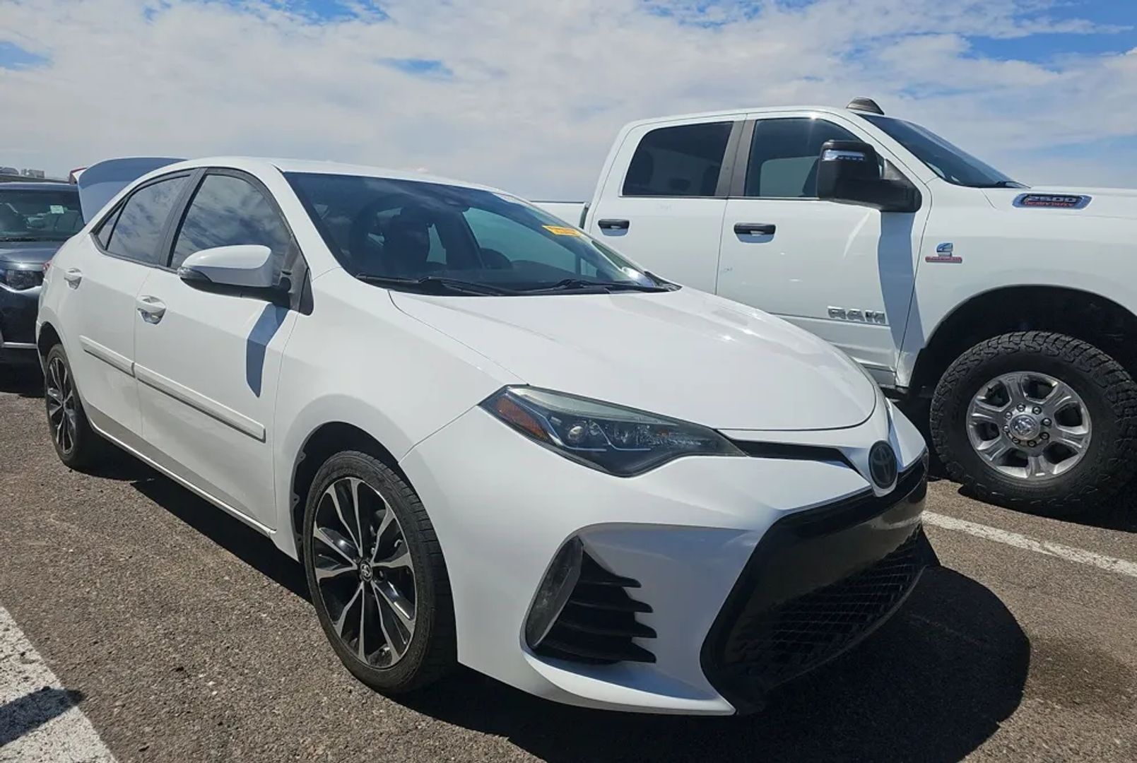 toyota corolla 2017 5YFBURHE8HP700030 image toyota corolla 2017 5YFBURHE8HP700030 image