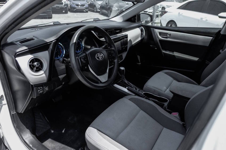 toyota corolla 2017 5YFBURHE4HP573597 image toyota corolla 2017 5YFBURHE4HP573597 image