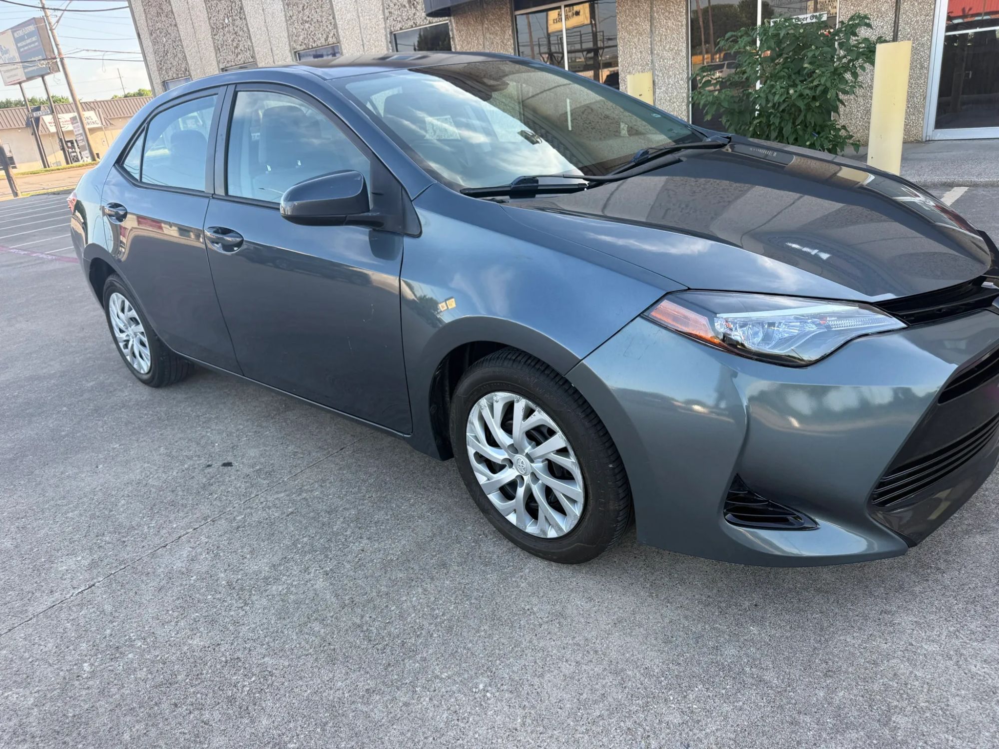 toyota corolla 2017 5YFBURHE0HP604988 image toyota corolla 2017 5YFBURHE0HP604988 image