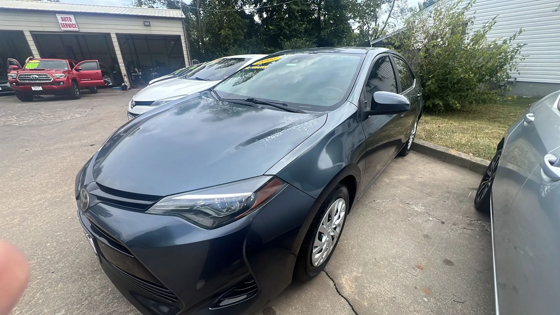 toyota corolla 2017 5YFBURHE3HP693049 image toyota corolla 2017 5YFBURHE3HP693049 image