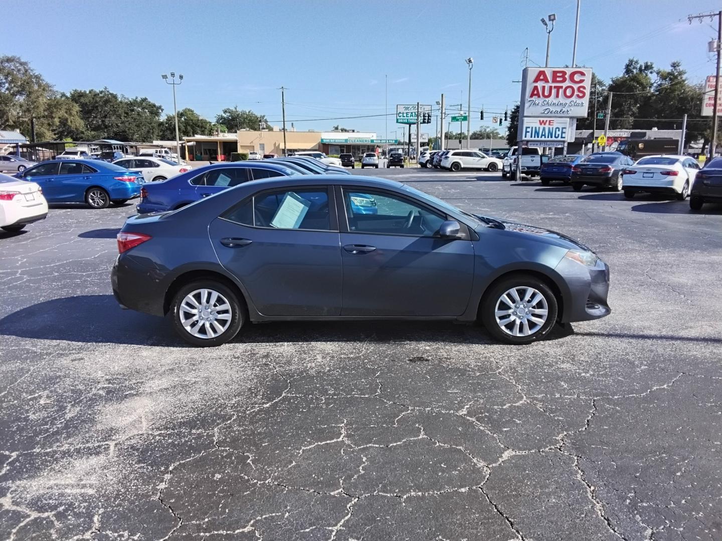 toyota corolla 2017 2T1BURHE1HC768198 image toyota corolla 2017 2T1BURHE1HC768198 image