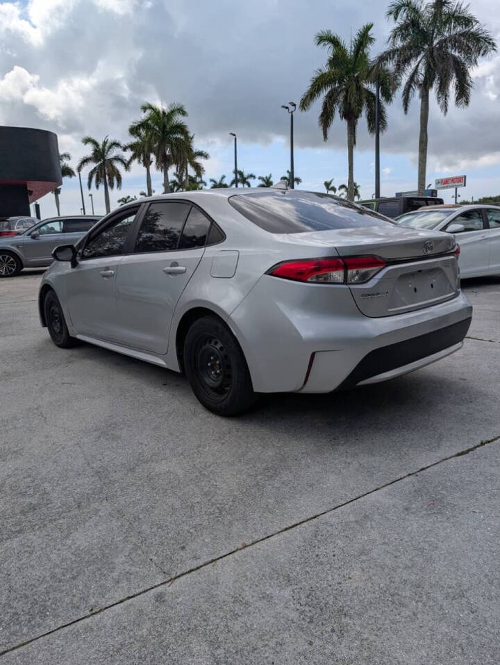 toyota corolla 2020 5YFEPRAE7LP087681 image toyota corolla 2020 5YFEPRAE7LP087681 image