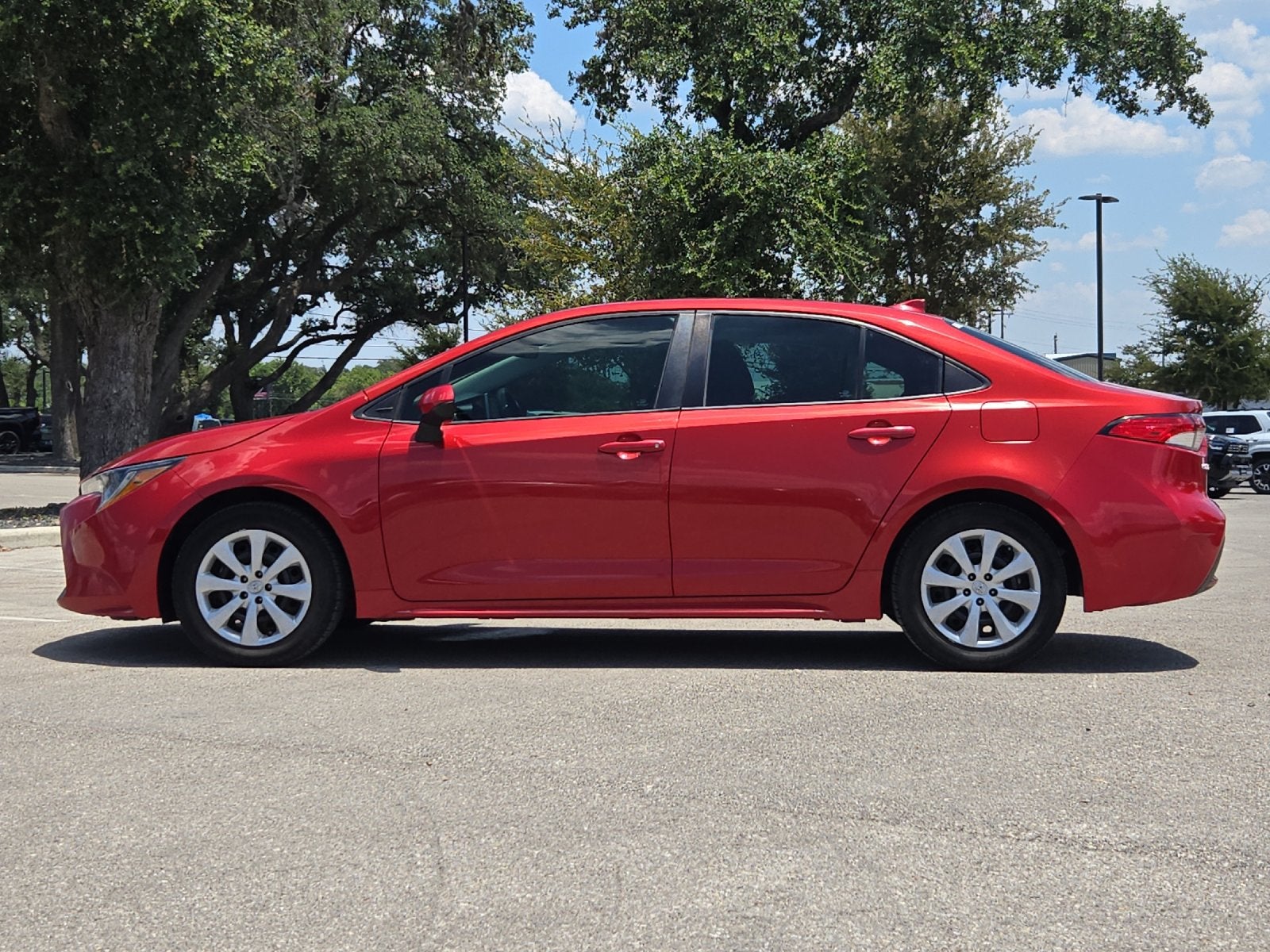 toyota corolla 2020 5YFEPRAE8LP063194 image toyota corolla 2020 5YFEPRAE8LP063194 image