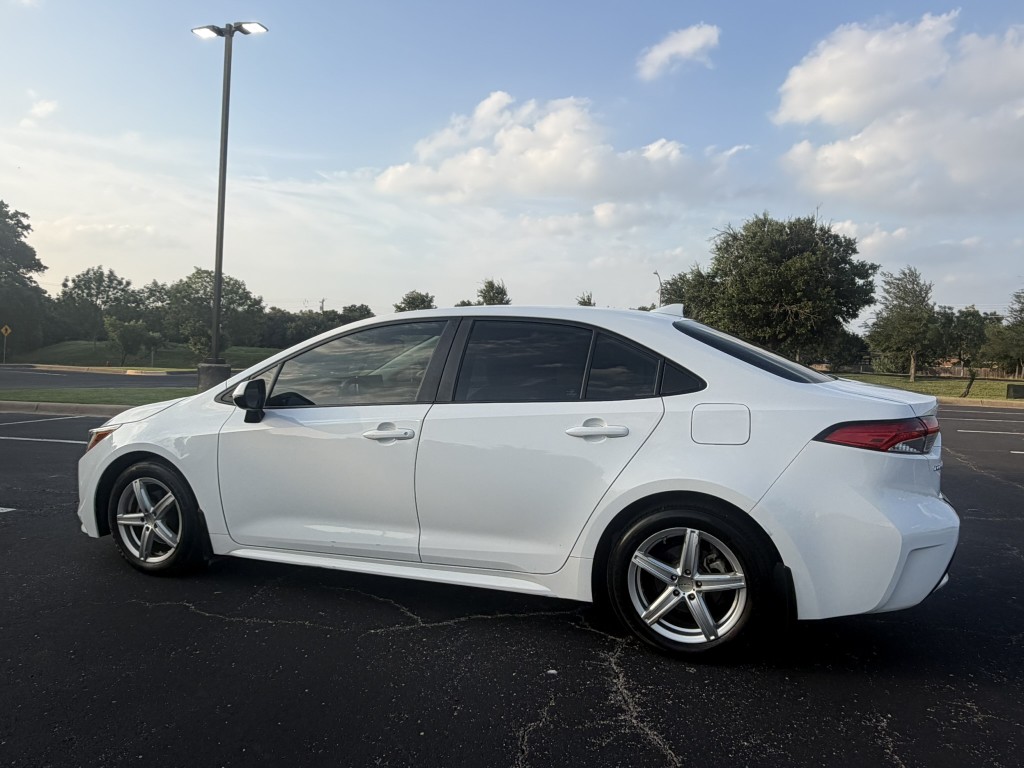 toyota corolla 2020 5YFEPRAE1LP056037 image toyota corolla 2020 5YFEPRAE1LP056037 image