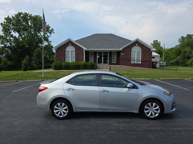 toyota corolla 2015 5YFBURHE0FP317566 image toyota corolla 2015 5YFBURHE0FP317566 image