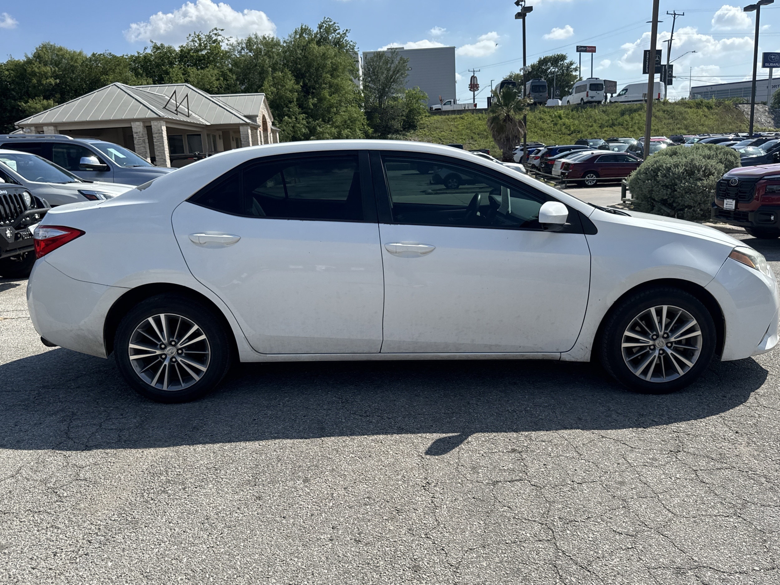 toyota corolla 2015 5YFBURHE8FP199802 image toyota corolla 2015 5YFBURHE8FP199802 image