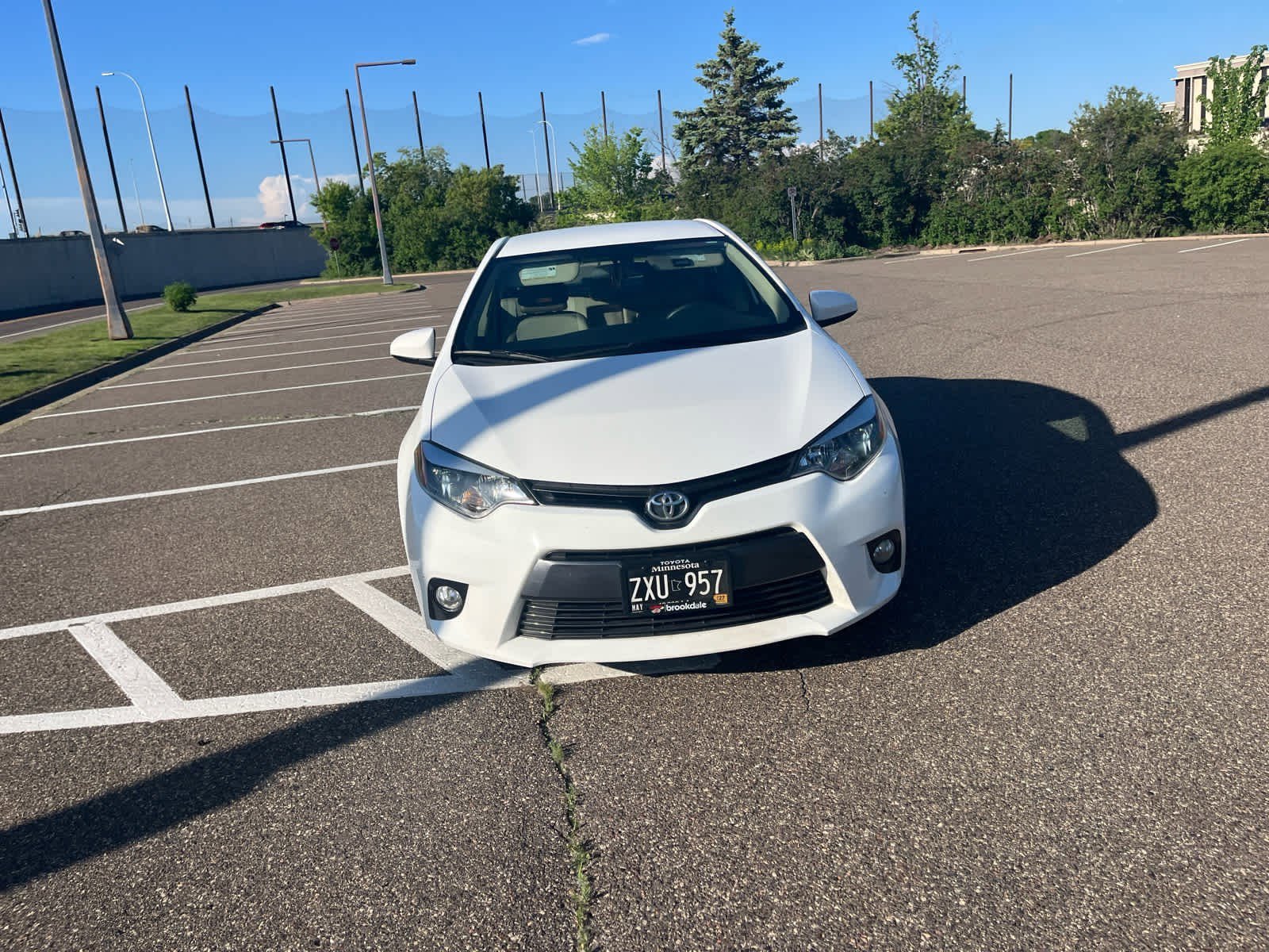 toyota corolla 2015 5YFBURHE0FP240939 image toyota corolla 2015 5YFBURHE0FP240939 image