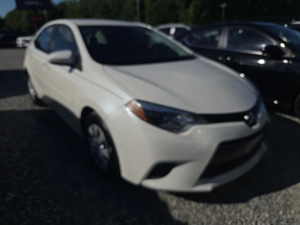toyota corolla 2015 5YFBPRHE3FP216450 image toyota corolla 2015 5YFBPRHE3FP216450 image