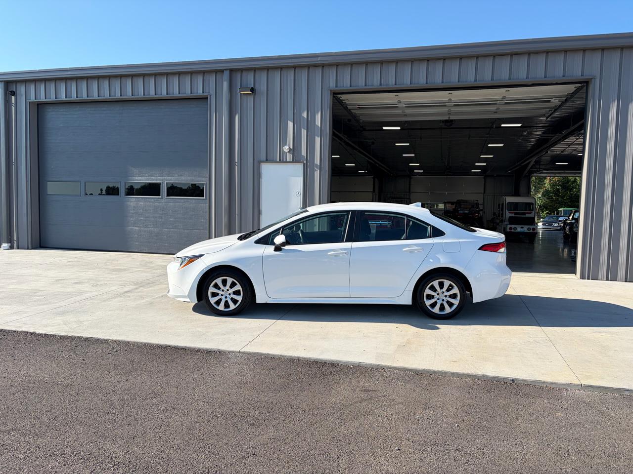 toyota corolla 2022 5YFEPMAE3NP371685 image toyota corolla 2022 5YFEPMAE3NP371685 image