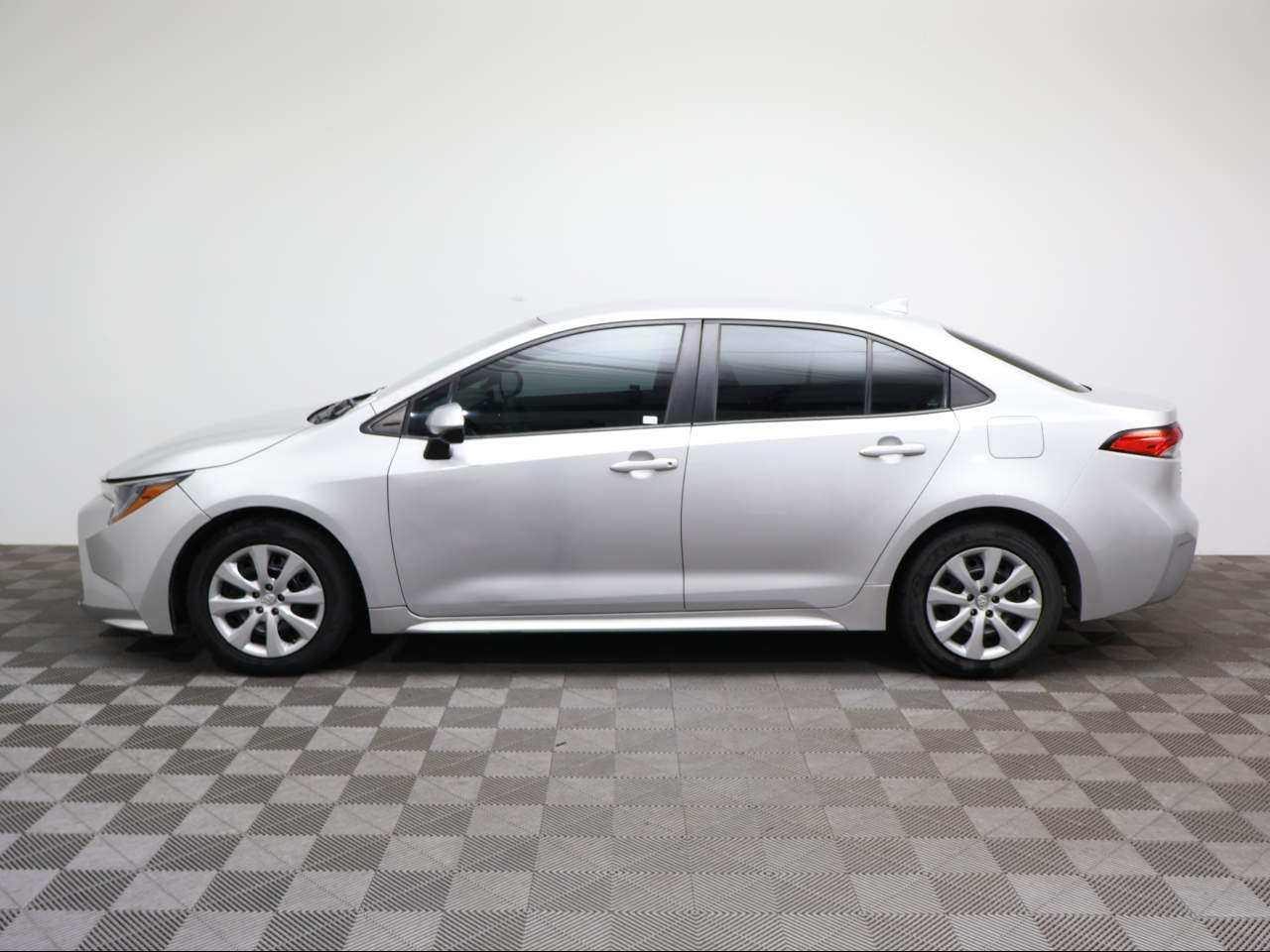 toyota corolla 2022 5YFEPMAE5NP276092 image toyota corolla 2022 5YFEPMAE5NP276092 image