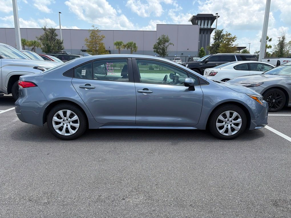 toyota corolla 2022 5YFEPMAE0NP292555 image toyota corolla 2022 5YFEPMAE0NP292555 image