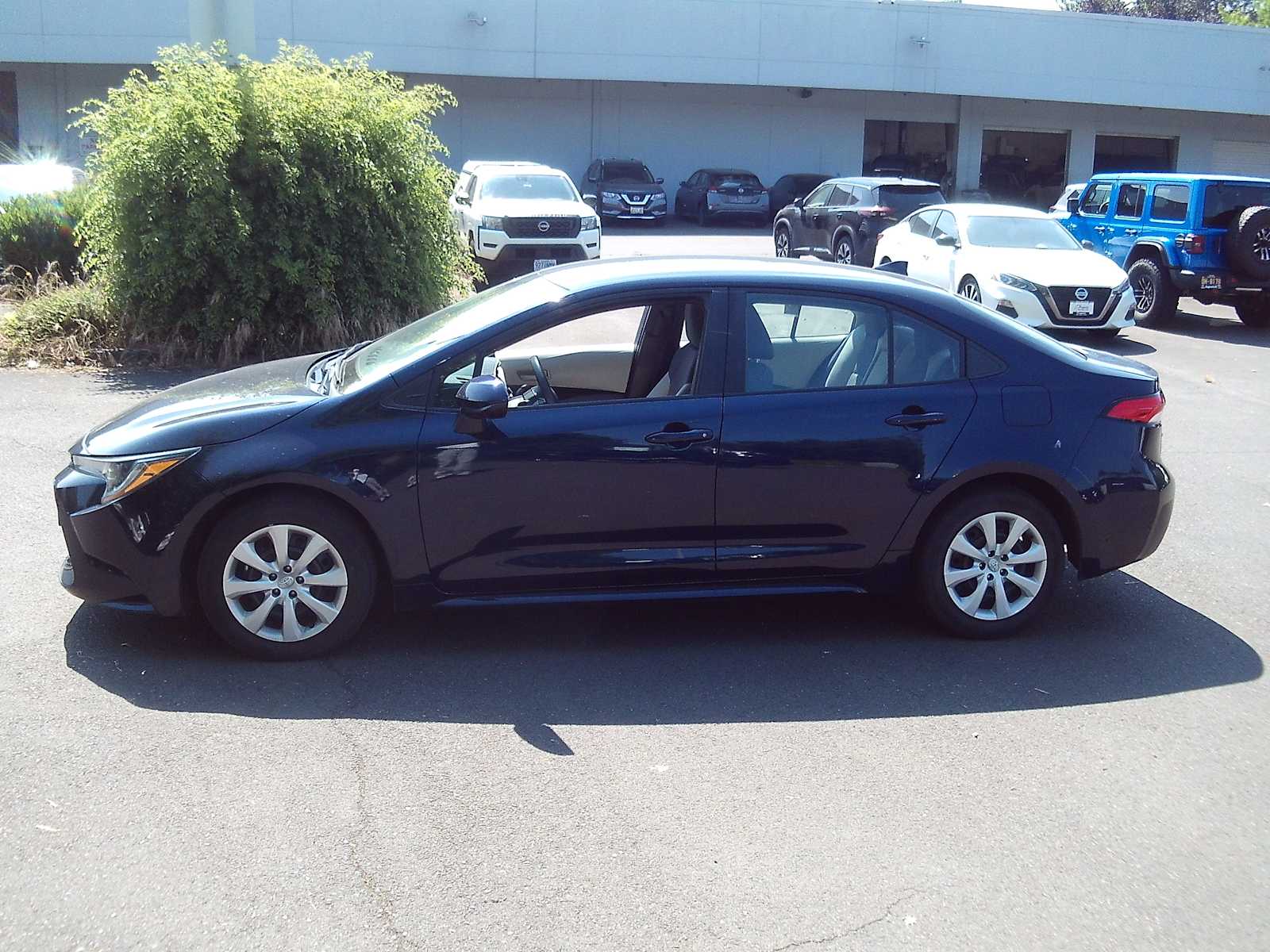 toyota corolla 2022 5YFEPMAEXNP378973 image toyota corolla 2022 5YFEPMAEXNP378973 image