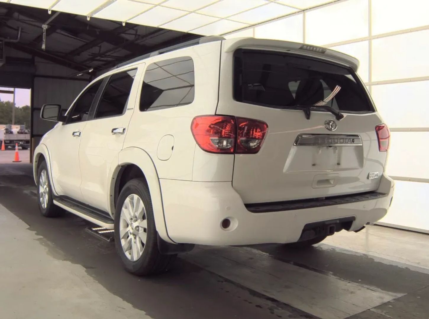 toyota sequoia 2016 5TDYY5G10GS063789 image toyota sequoia 2016 5TDYY5G10GS063789 image