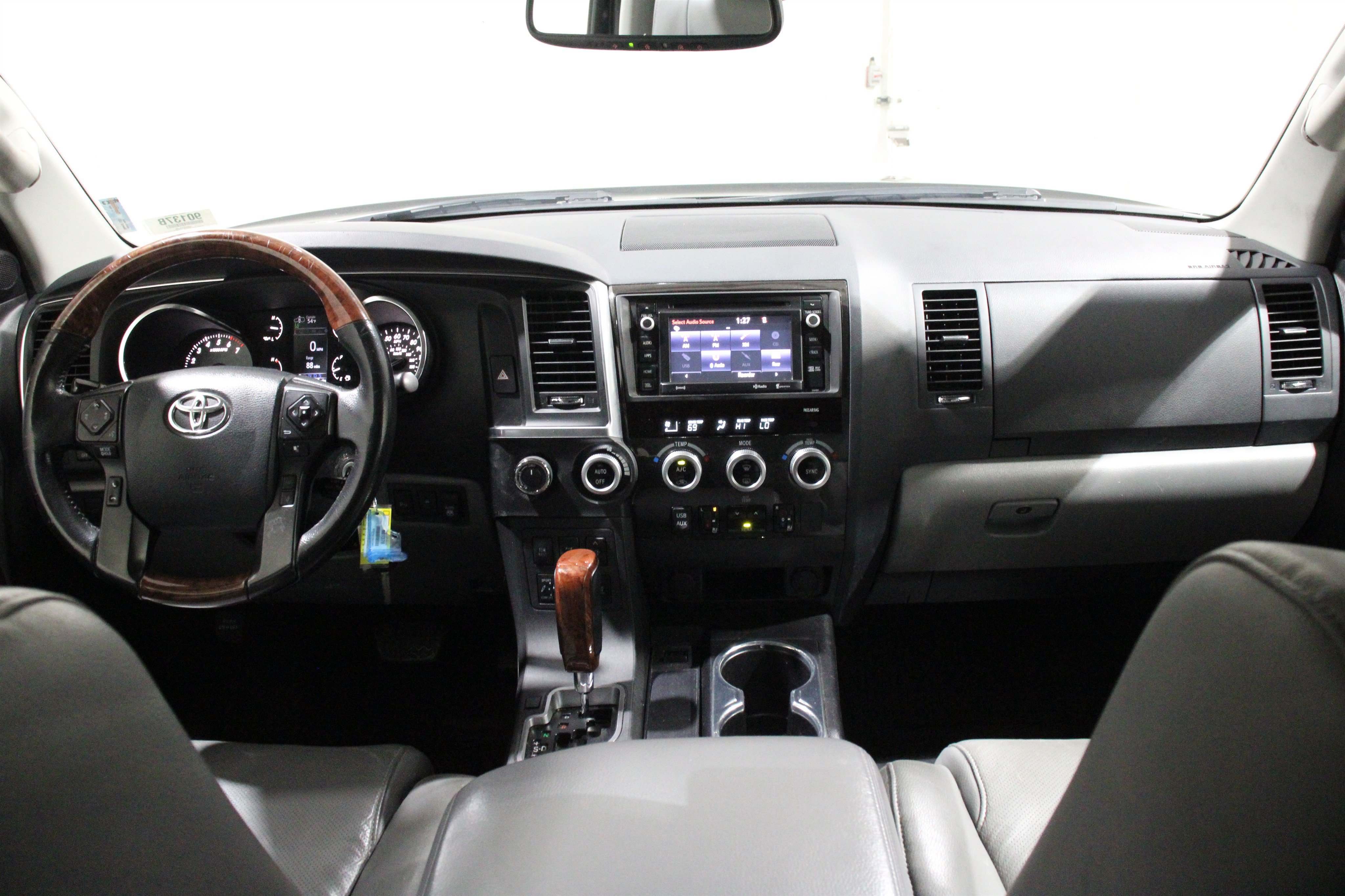 toyota sequoia 2019 5TDDY5G17KS173861 image toyota sequoia 2019 5TDDY5G17KS173861 image