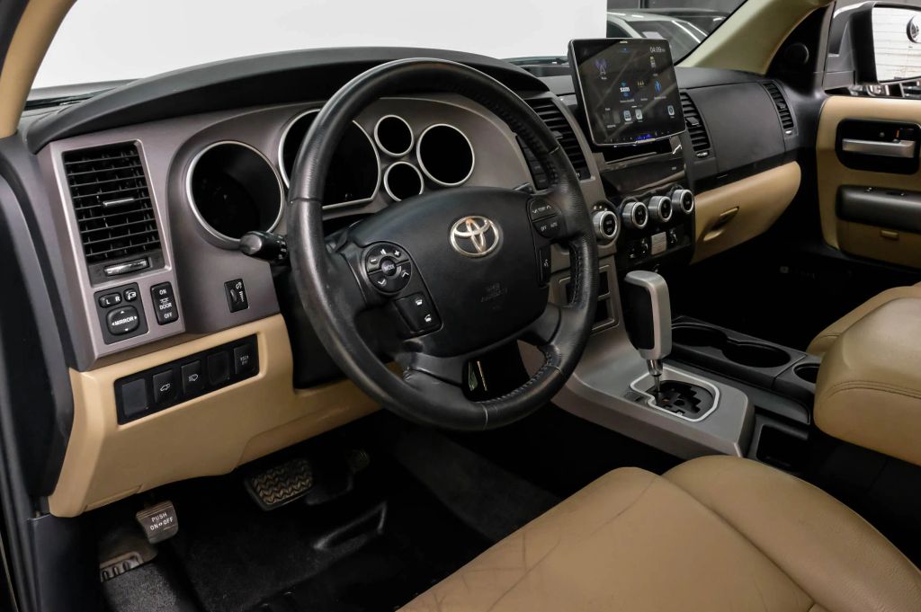 toyota sequoia 2012 5TDJW5G13CS062945 image toyota sequoia 2012 5TDJW5G13CS062945 image