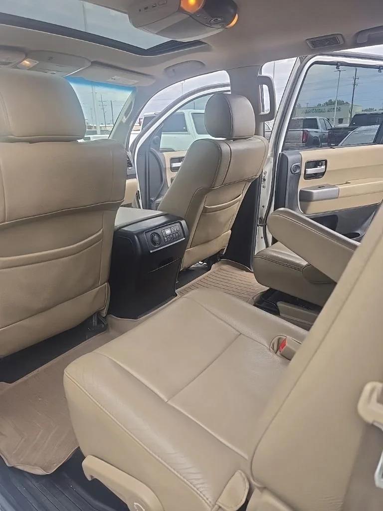 toyota sequoia 2012 5TDJW5G12CS058899 image toyota sequoia 2012 5TDJW5G12CS058899 image