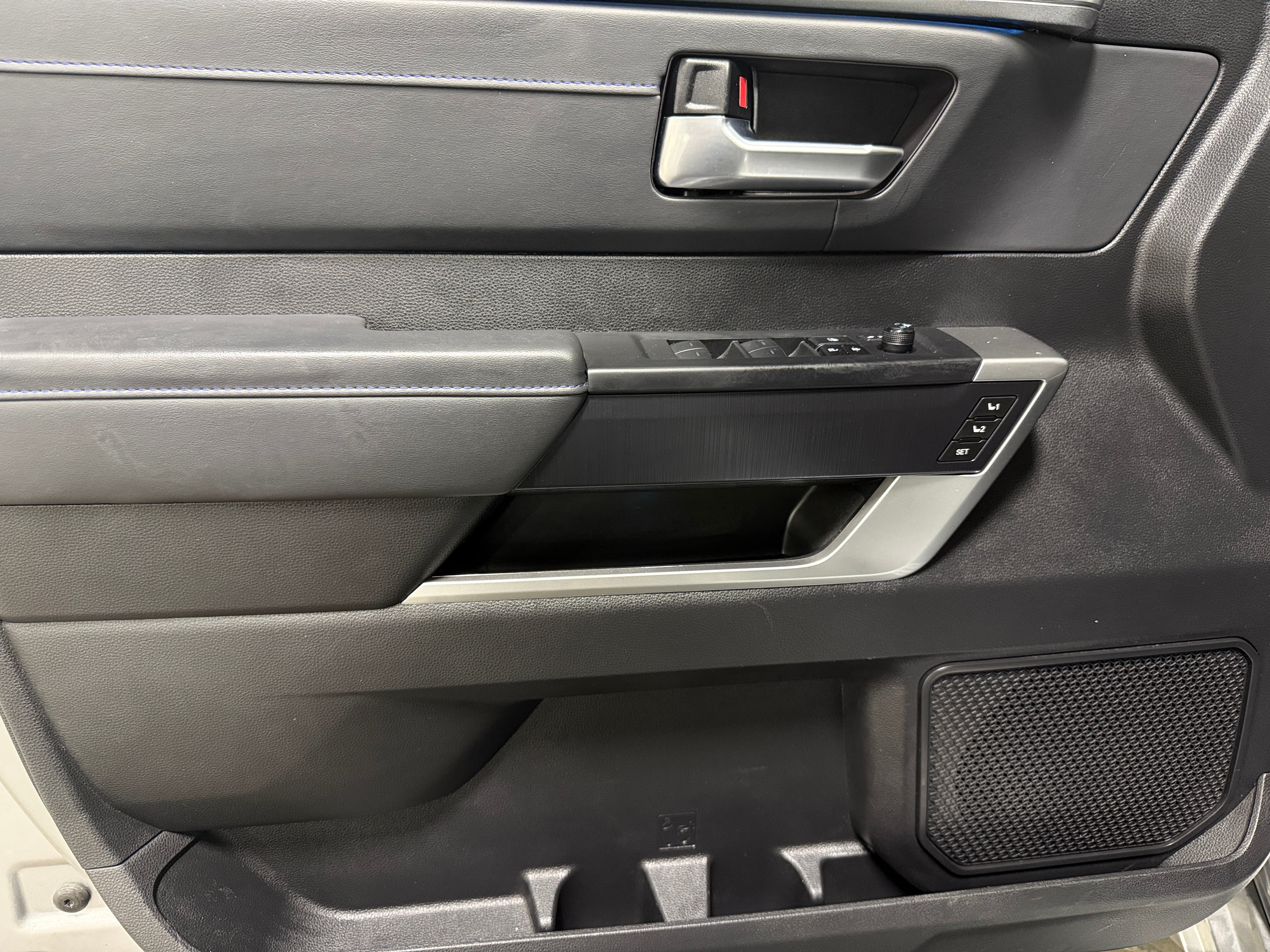 toyota sequoia 2024 7SVAAAAA1RX003515 image toyota sequoia 2024 7SVAAAAA1RX003515 image
