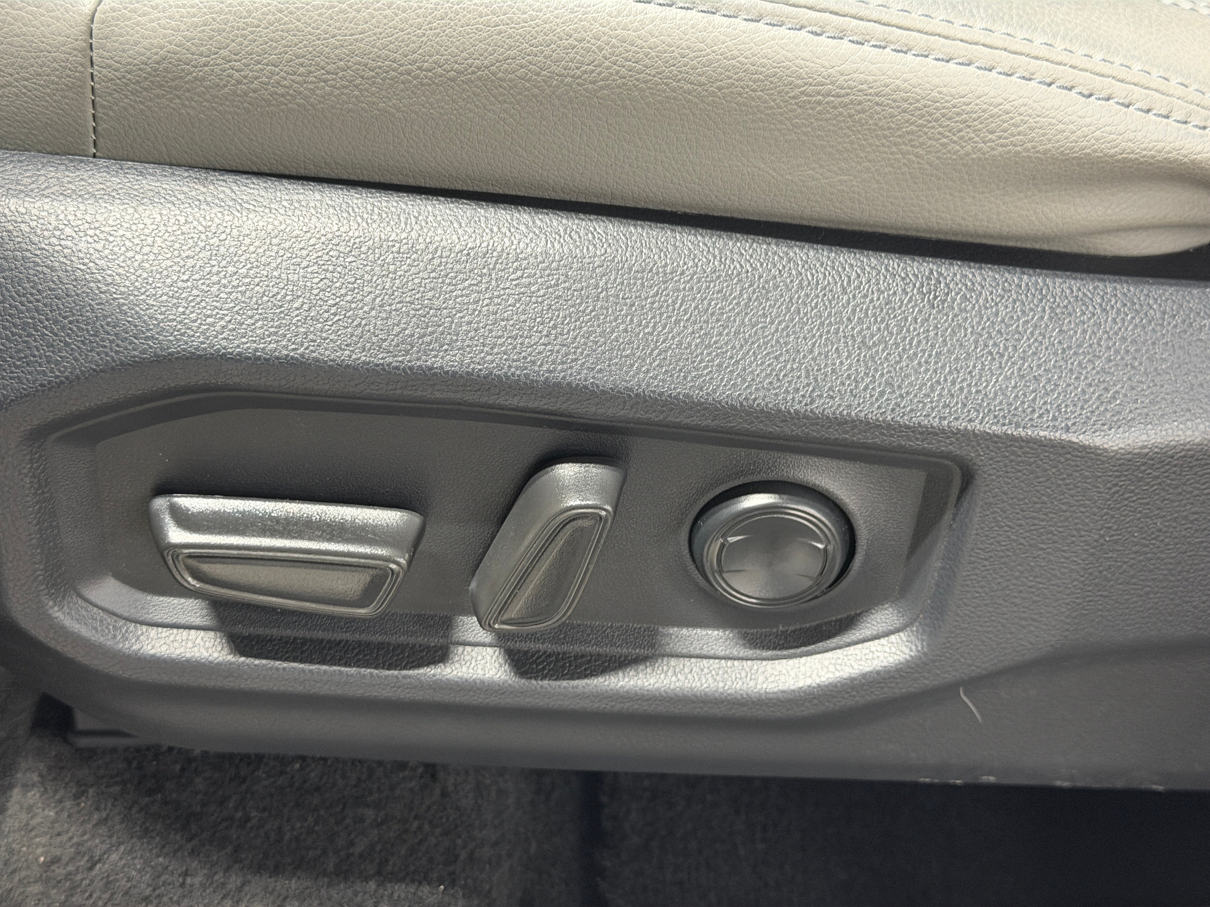 toyota sequoia 2024 7SVAAAAA6RX003719 image toyota sequoia 2024 7SVAAAAA6RX003719 image