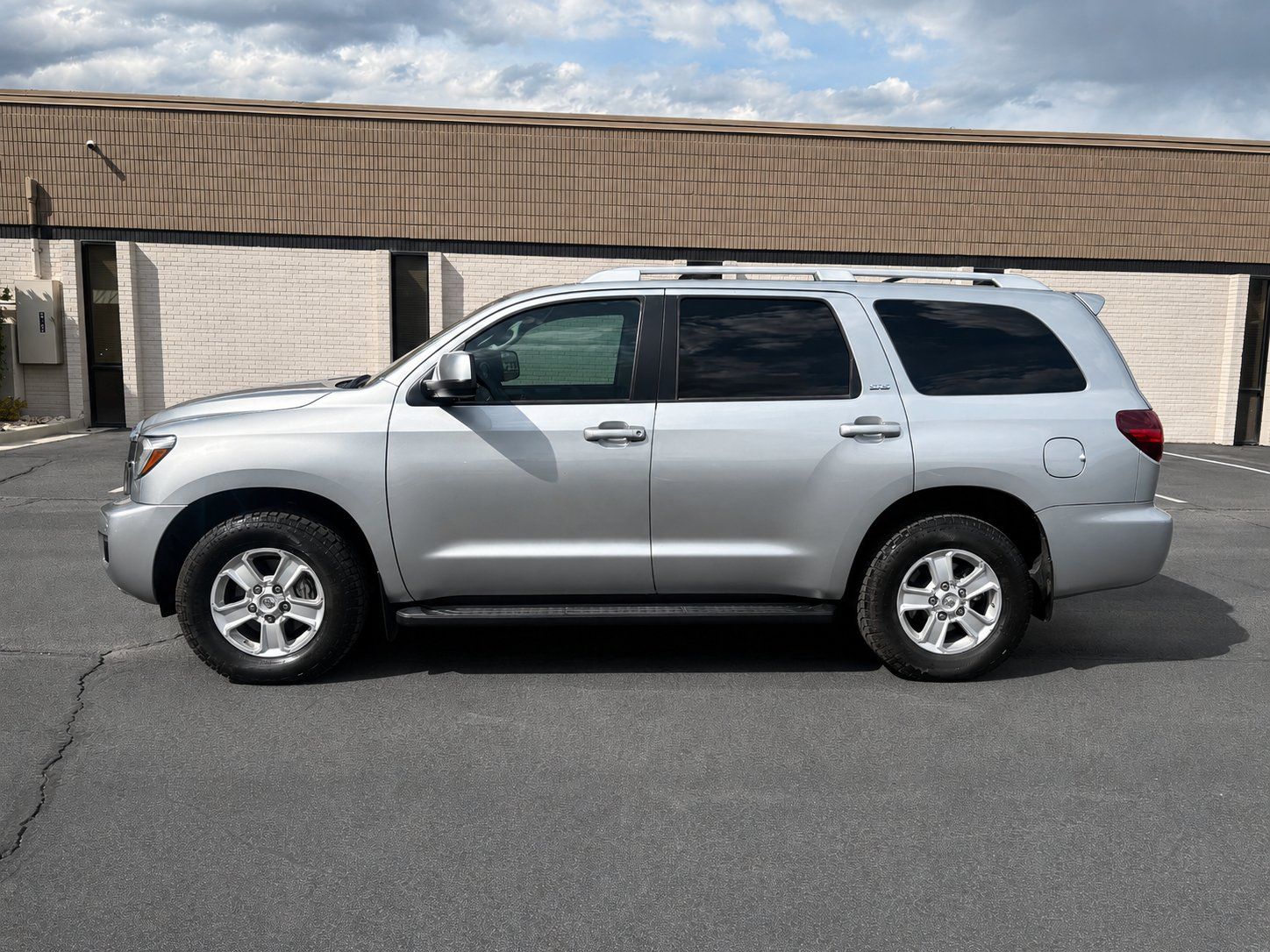 toyota sequoia 2020 5TDBY5G15LS180669 image toyota sequoia 2020 5TDBY5G15LS180669 image
