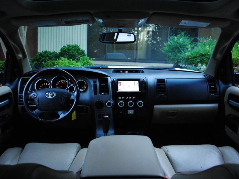 toyota sequoia 2011 5TDYY5G19BS031559 image toyota sequoia 2011 5TDYY5G19BS031559 image